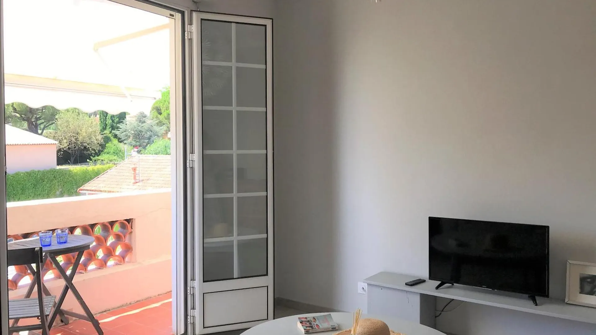 Tres Joli T2 Bandol Apartment 0*,